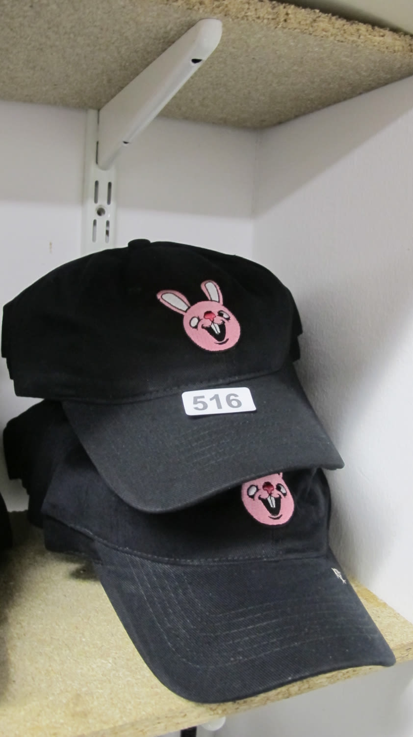 Lot 516: Collection of caps