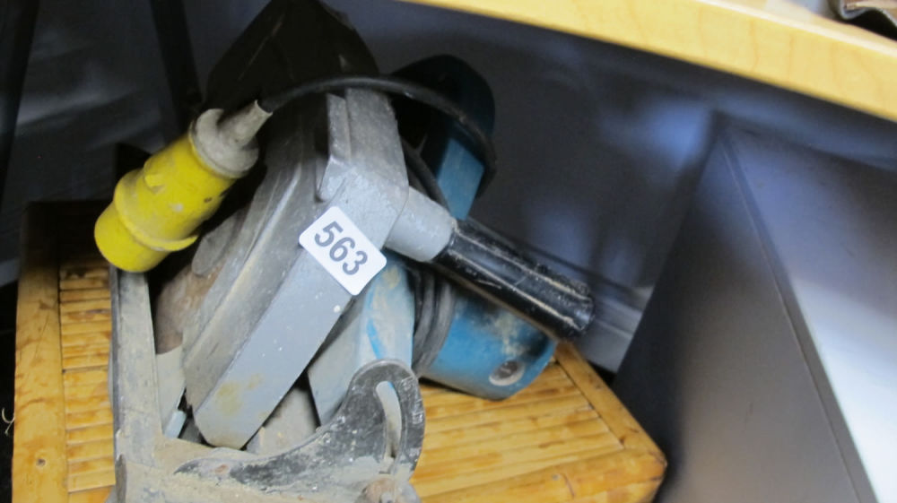 Lot 563: circular saw