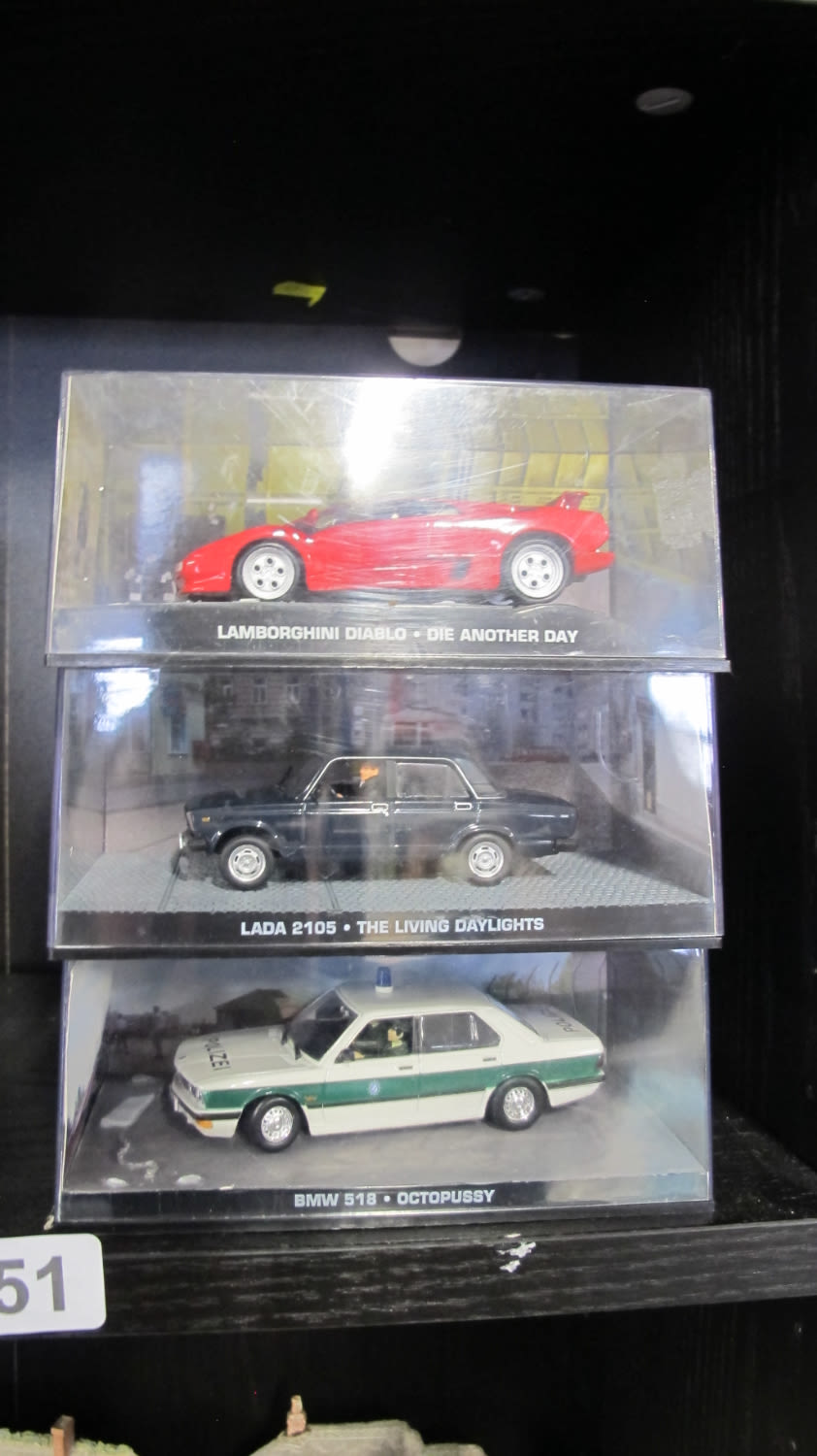 Lot 651: 3 James Bond die cast
