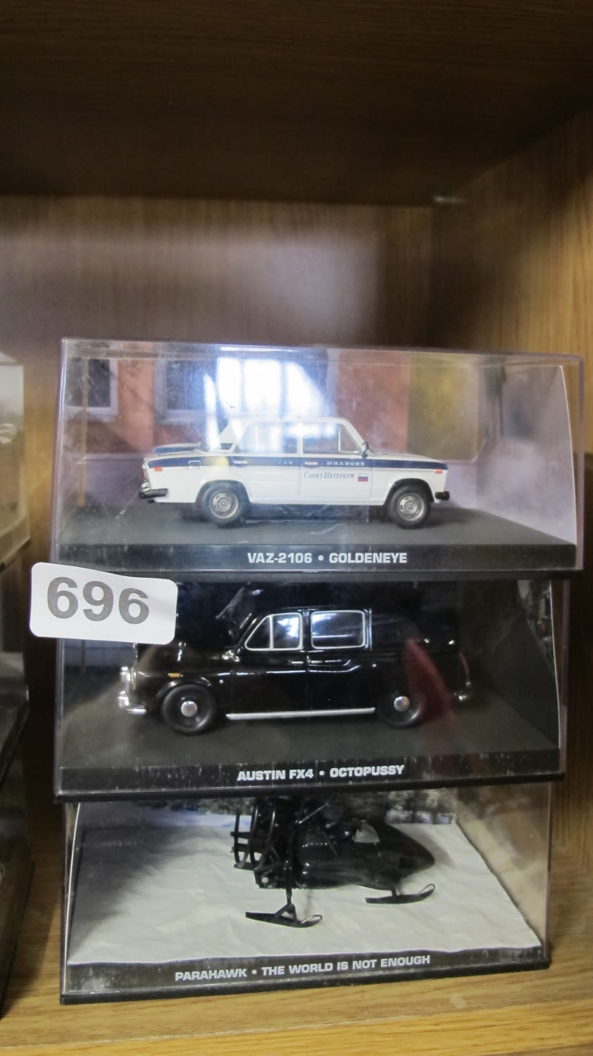 Lot 696: 3 James Bond die cast