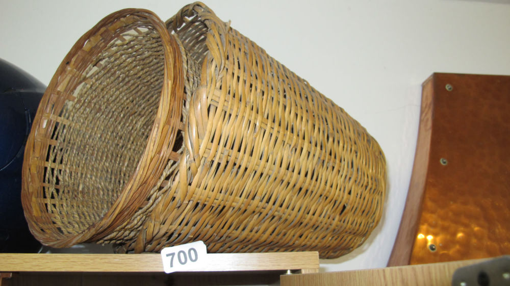 Lot 700: wicker baskets