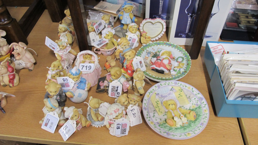 Lot 719: Cherished Teddies ornaments