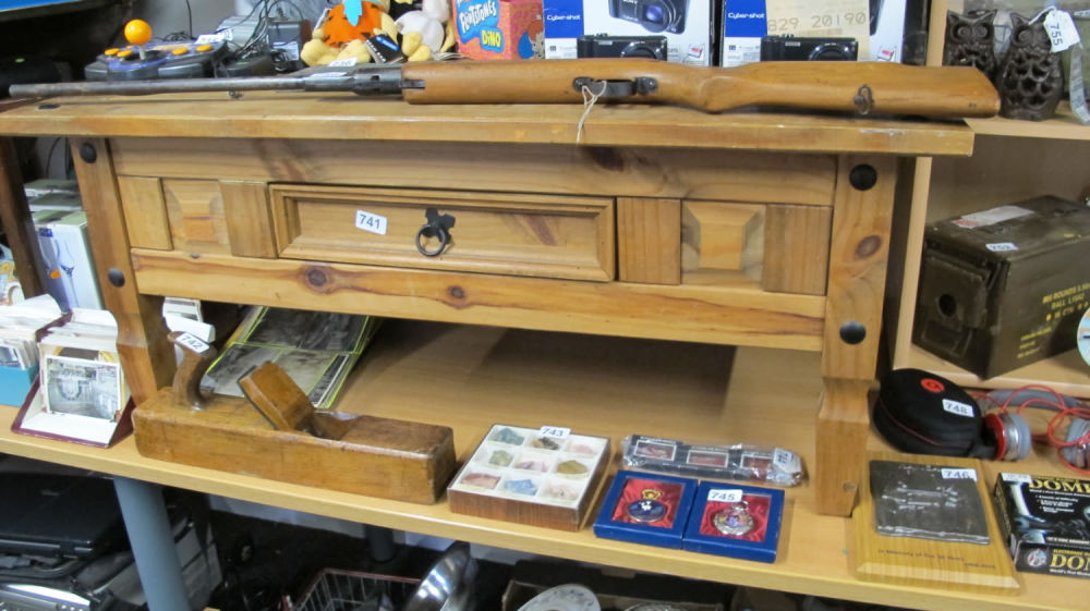 Lot 741: jali coffee table