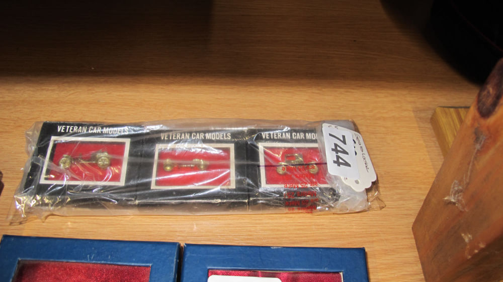 Lot 744: veteran car models