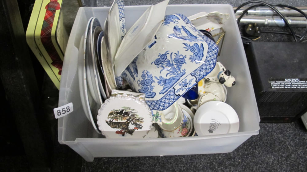 Lot 858: box of misc