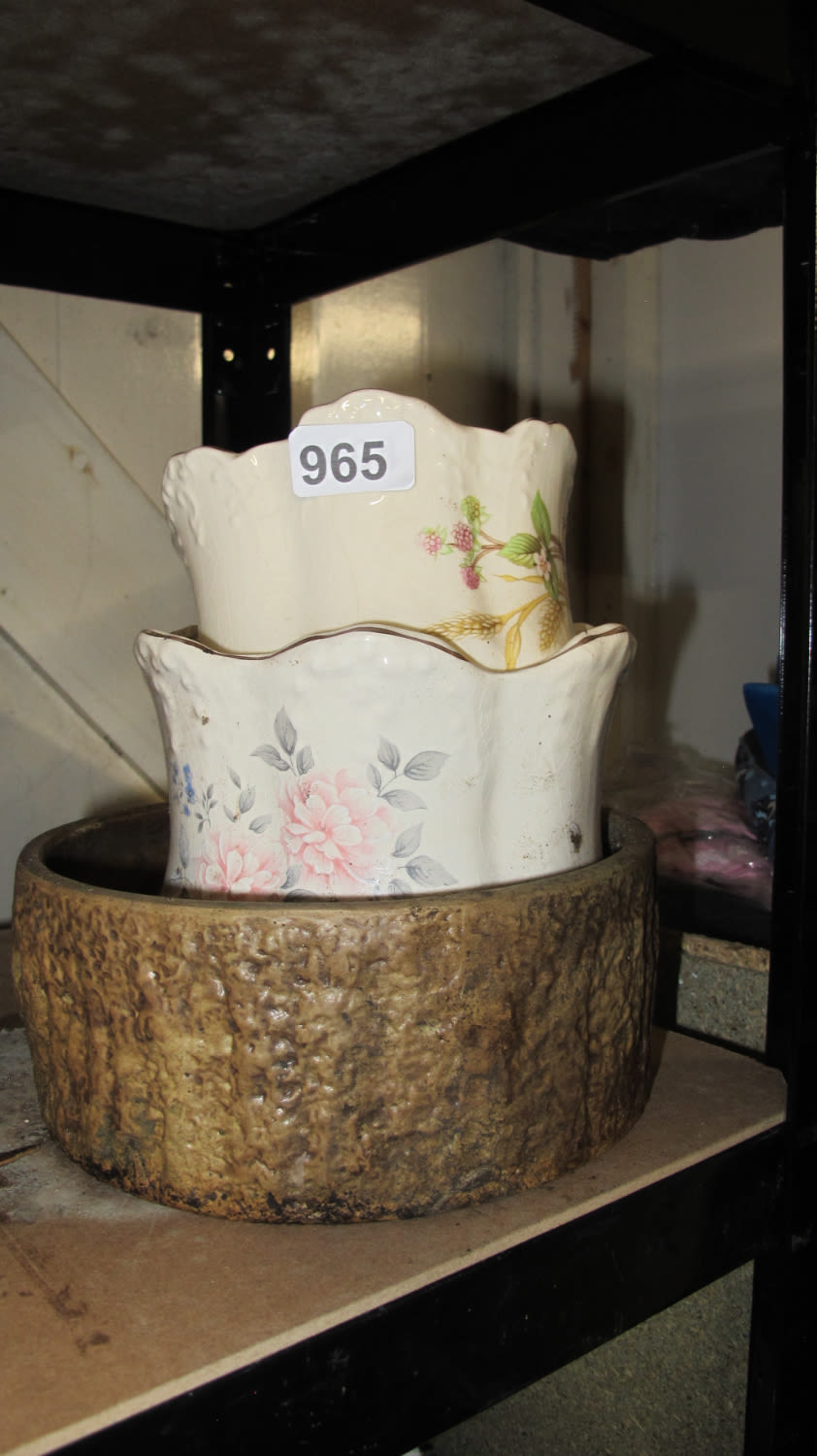 Lot 965: floral pots