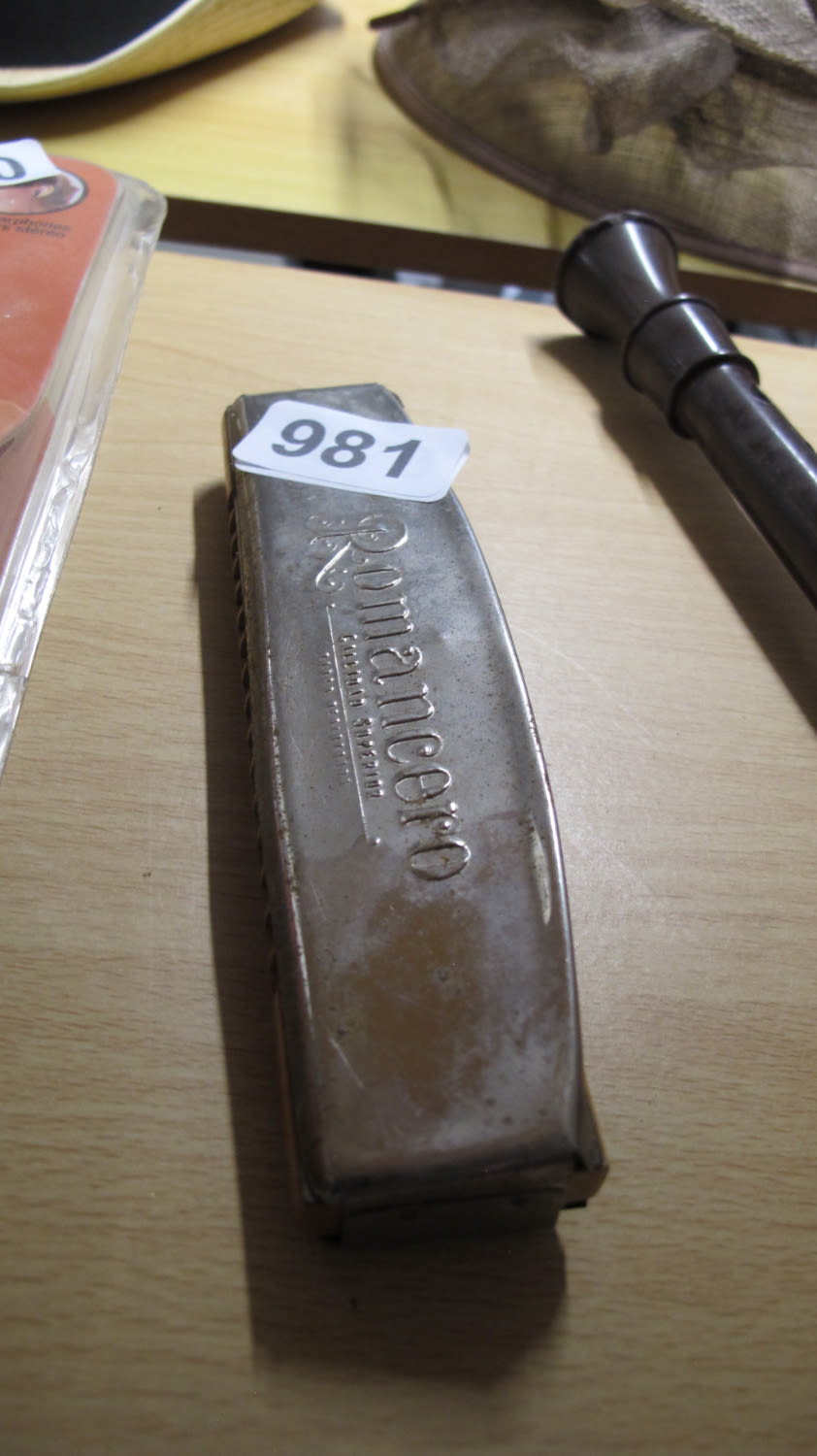 Lot 981: Mouth organ