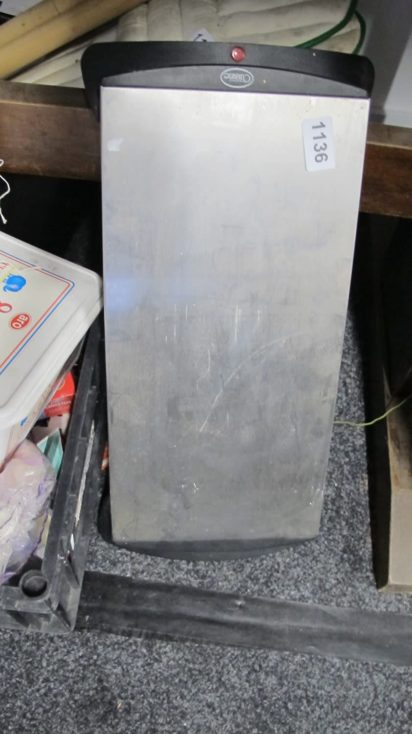 Lot 1136: Food warmer hot plate