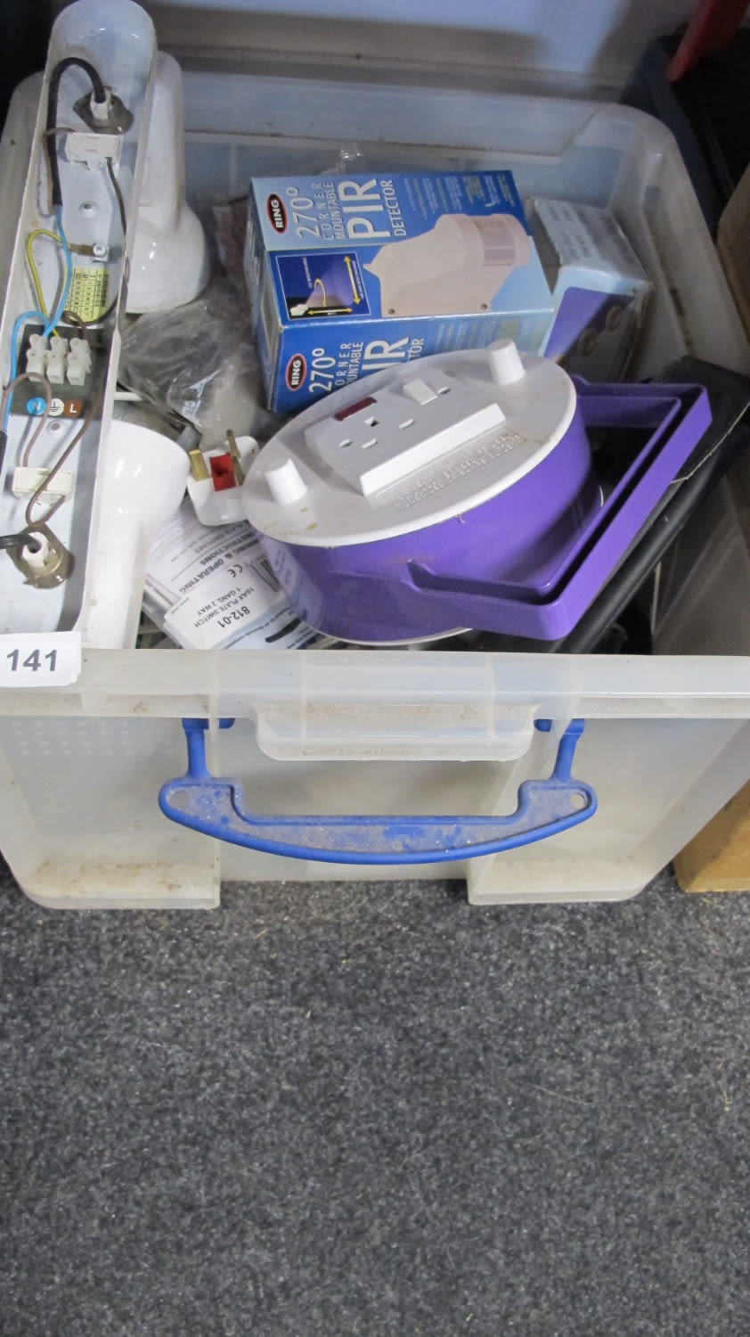 Lot 1141: Box of misc electrical items inc plugs 