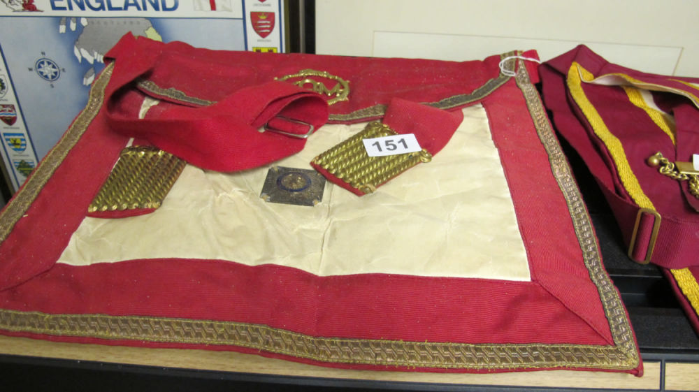 Lot 151: Masonic regalia