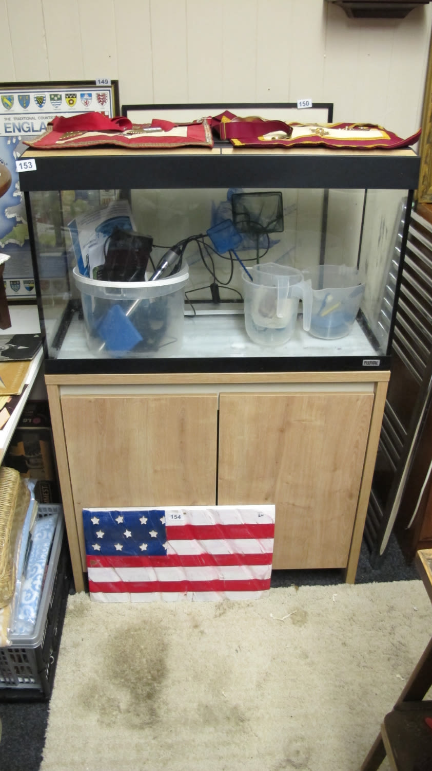 Lot 153: Fish tank and accessories