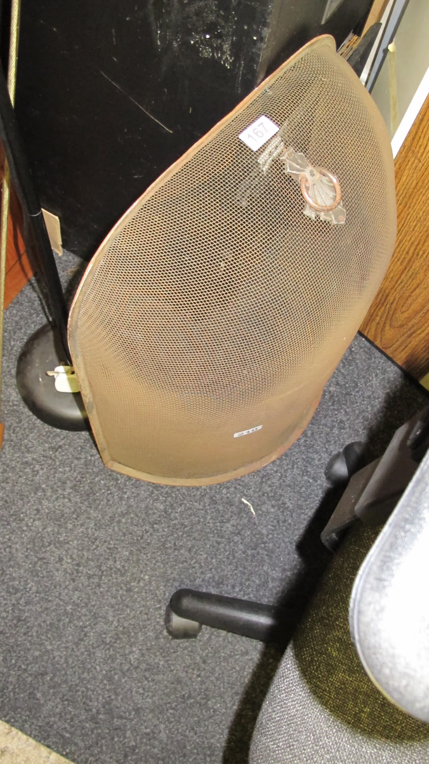 Lot 167: Mesh fireguard