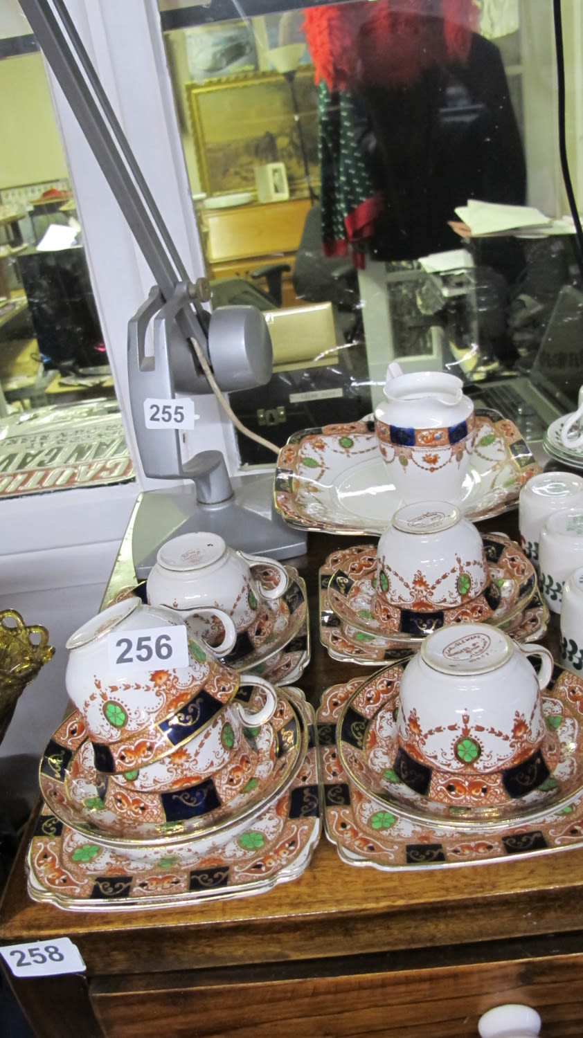 Lot 256: Vintage/antique tea service