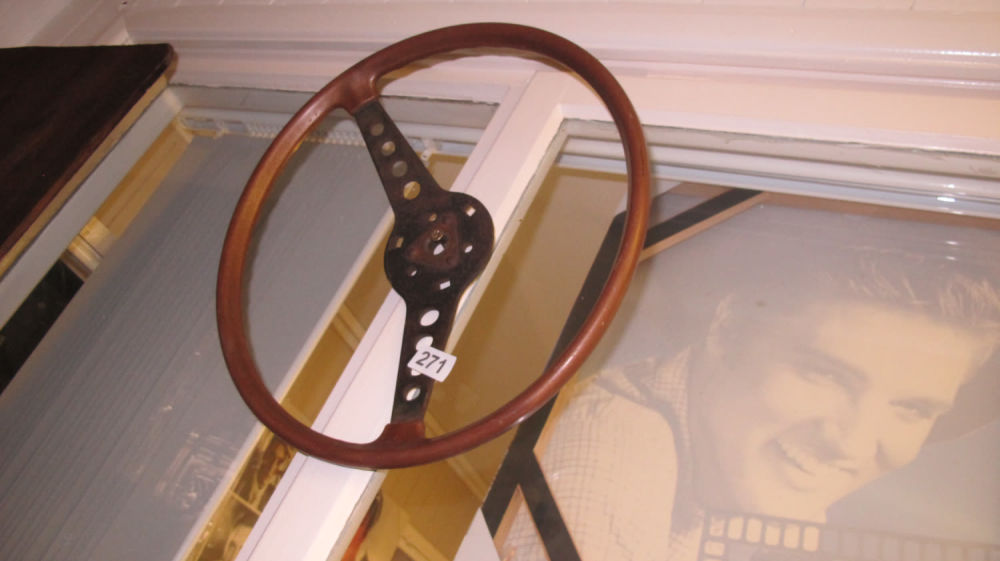 Lot 271: Vintage steering wheel