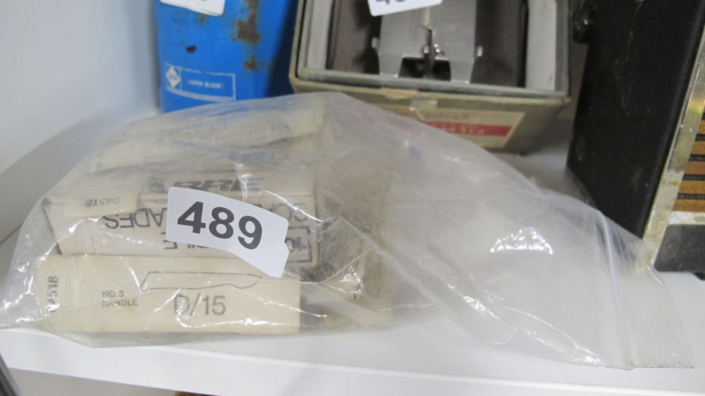 Lot 489: Handles?