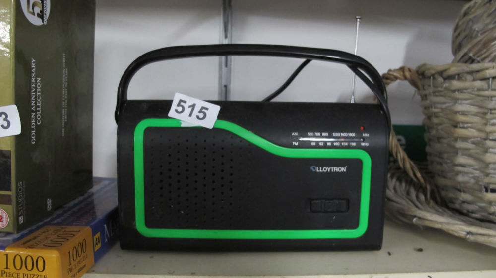 Lot 515: Lloytron radio