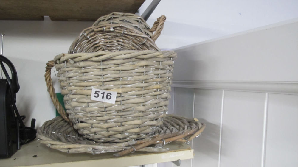 Lot 516: Novelty planter