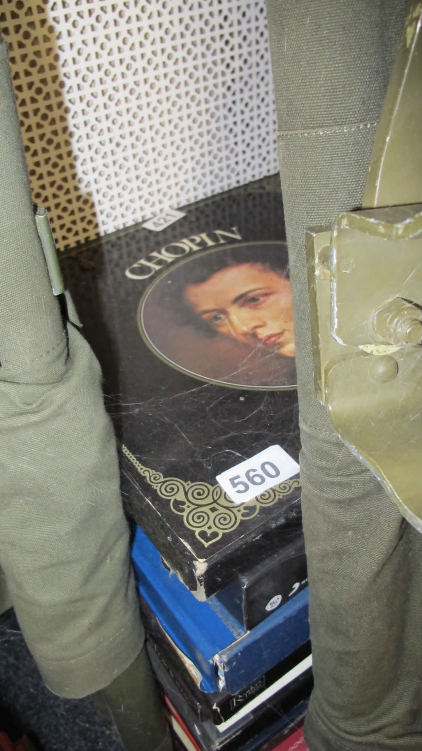 Lot 560: A qauntity of records
