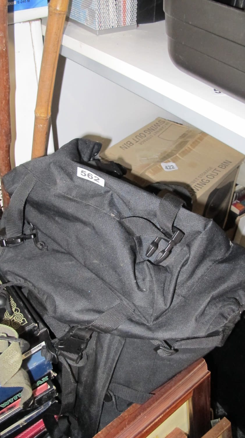 Lot 562: Travelling bag