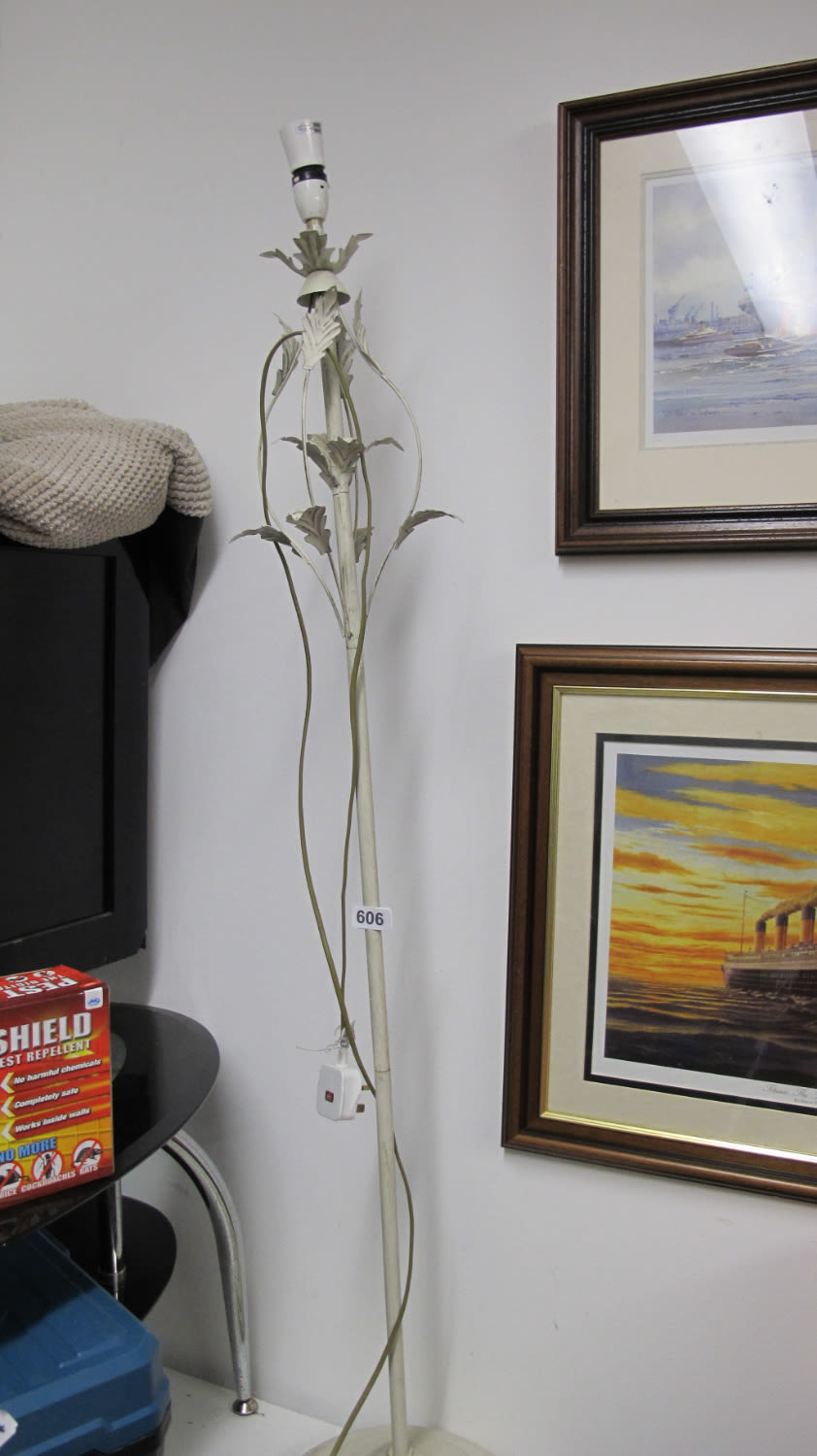 Lot 606: Floor standing lamp