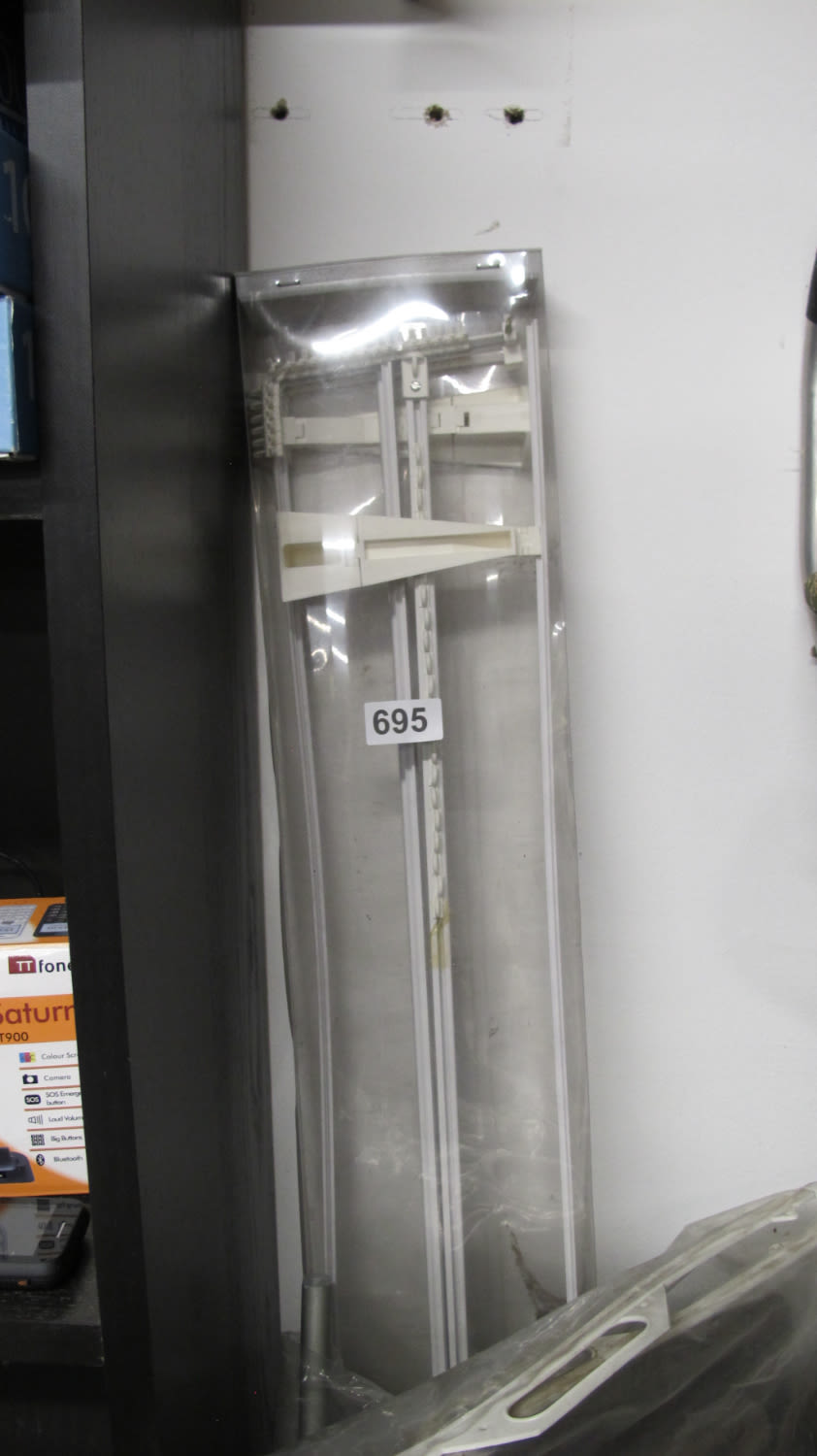 Lot 695: Curtain rail