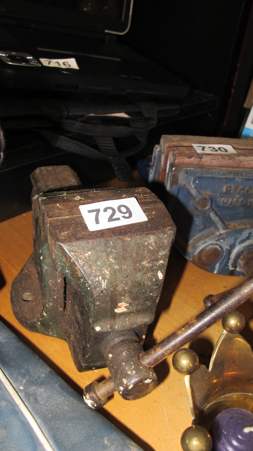 Lot 729: Bench vice