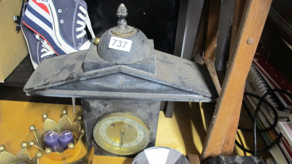 Lot 737: Wall clock with garniture shelves
