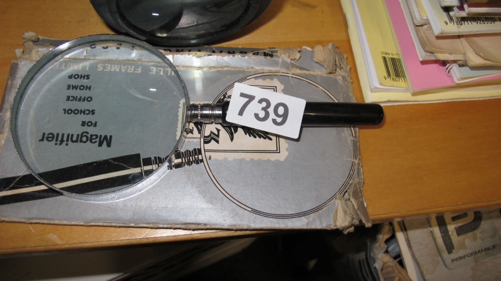 Lot 739: Magnifying glass