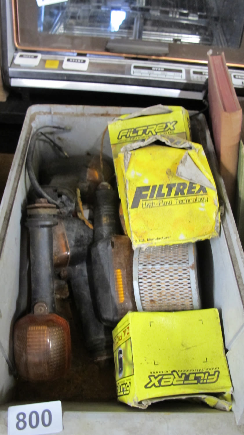 Lot 800: Misc car/motorcycle parts