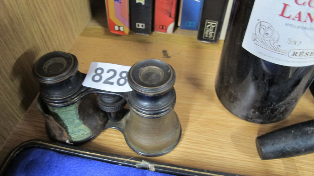 Lot 828: Opera glasses