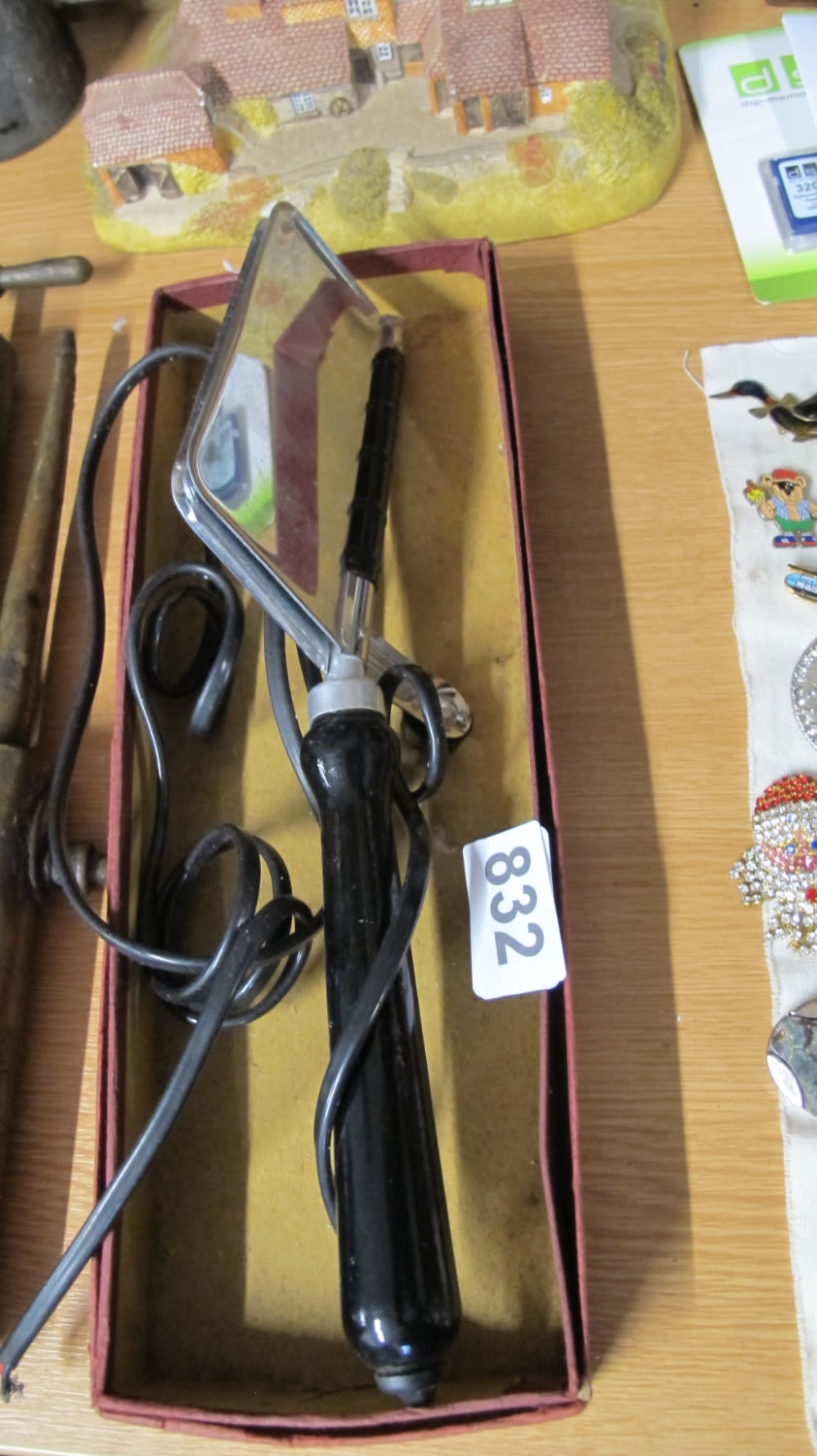 Lot 832: Vintage trouser crease iron
