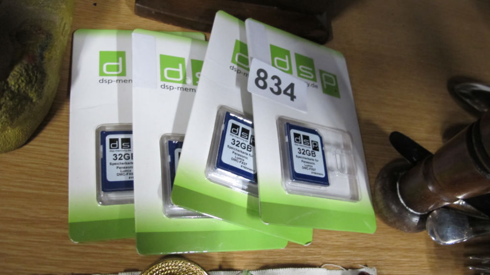 Lot 834: Memory cards