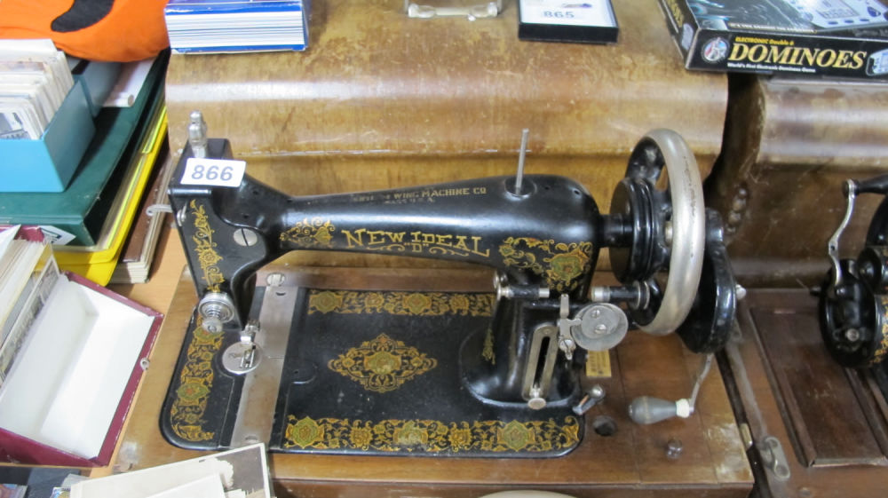 Lot 866: Vintage sewing machine
