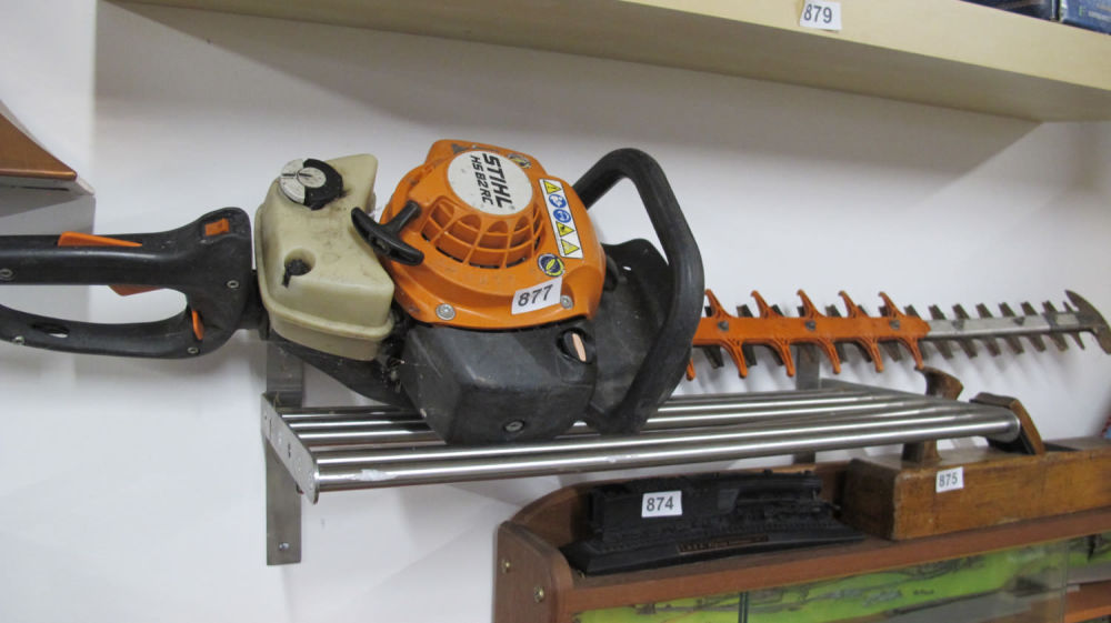 Lot 877: Petrol hedge trimmer