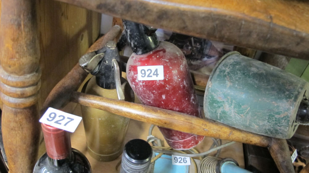 Lot 924: Soda siphons