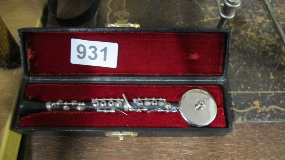 Lot 931: Miniature clarinet