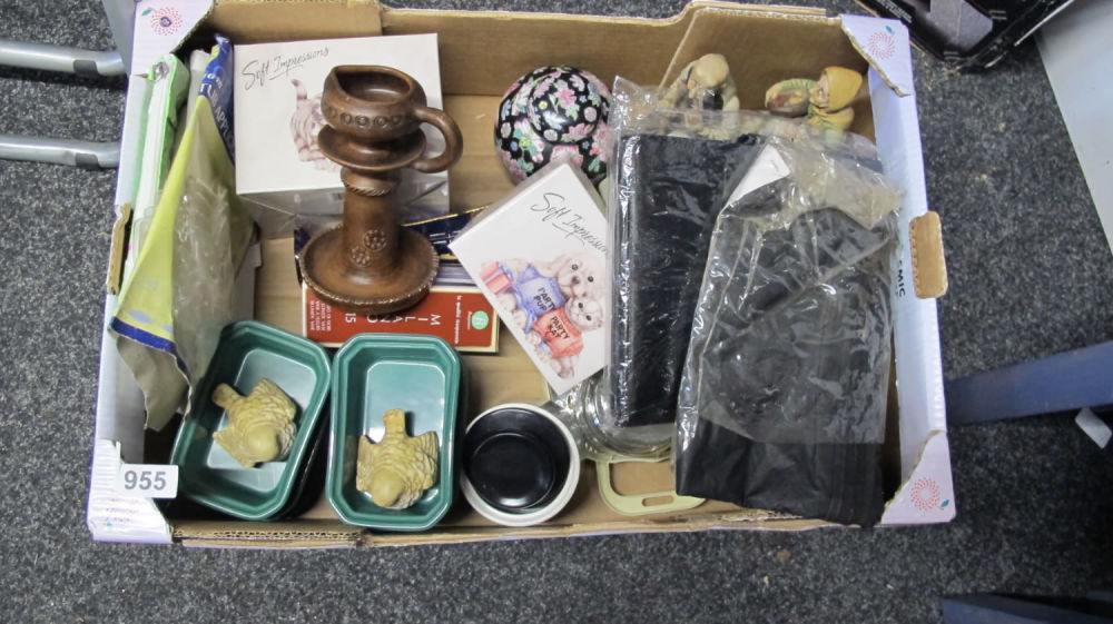 Lot 955: Box of misc.