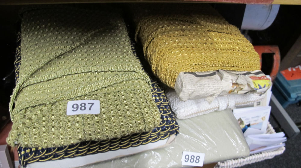 Lot 987: A quantity of braiding