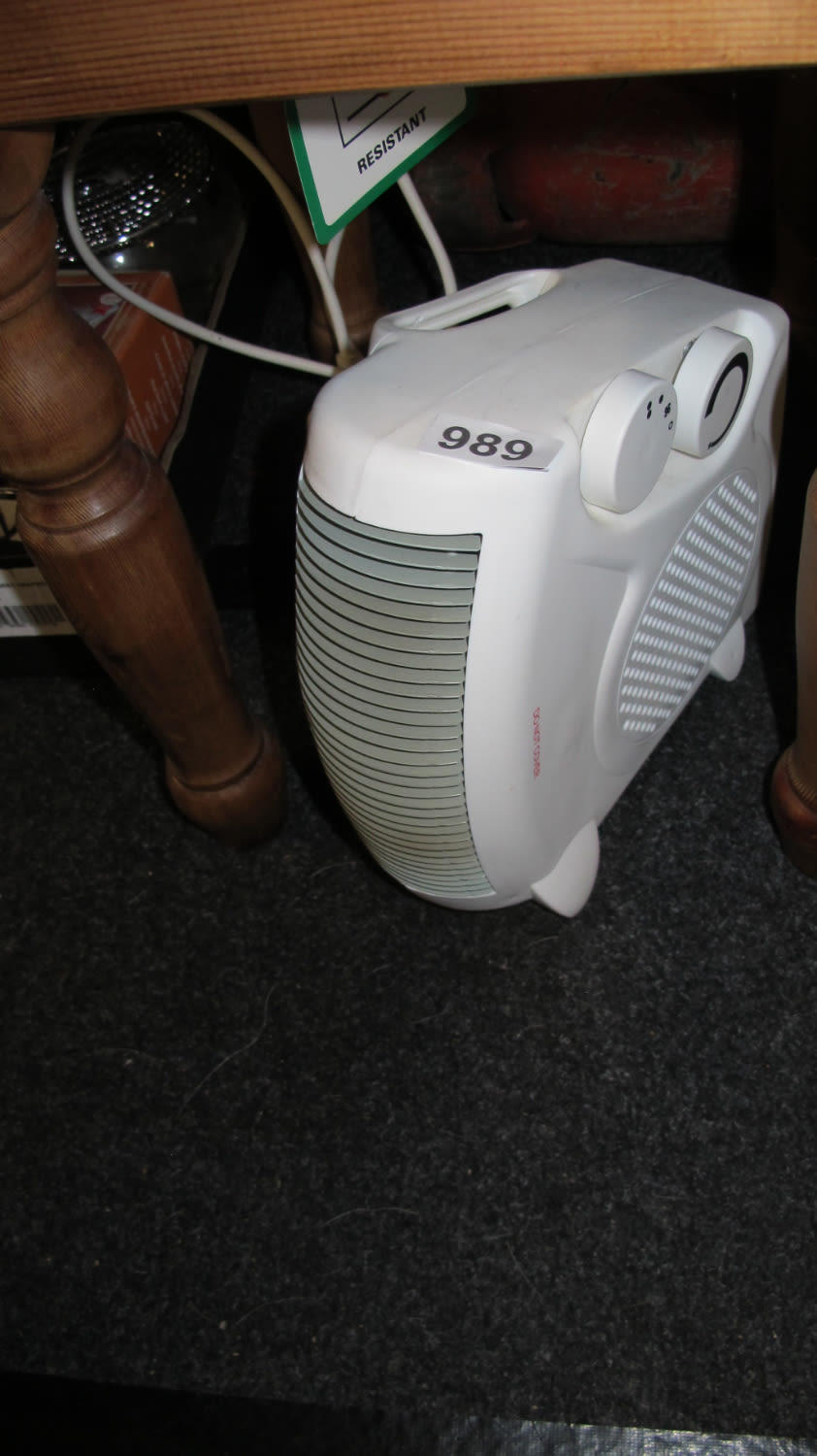 Lot 989: Electric fan heater