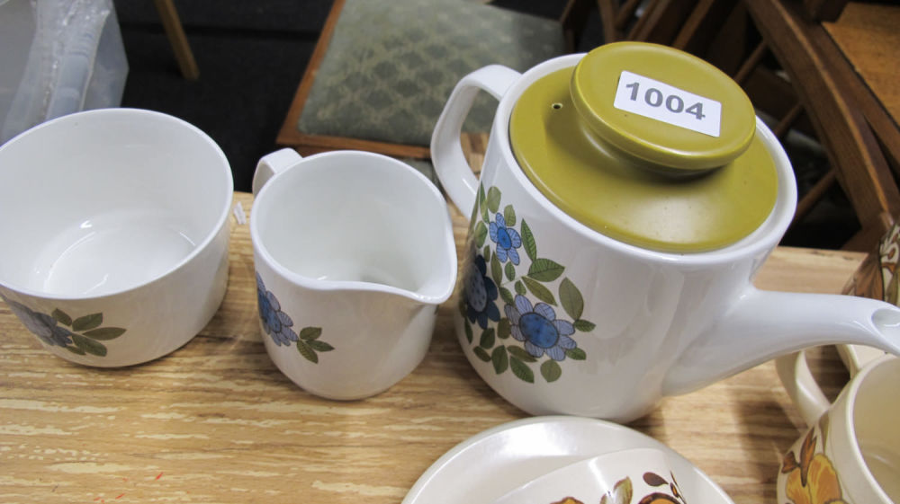 Lot 1004: Mid-century tea set