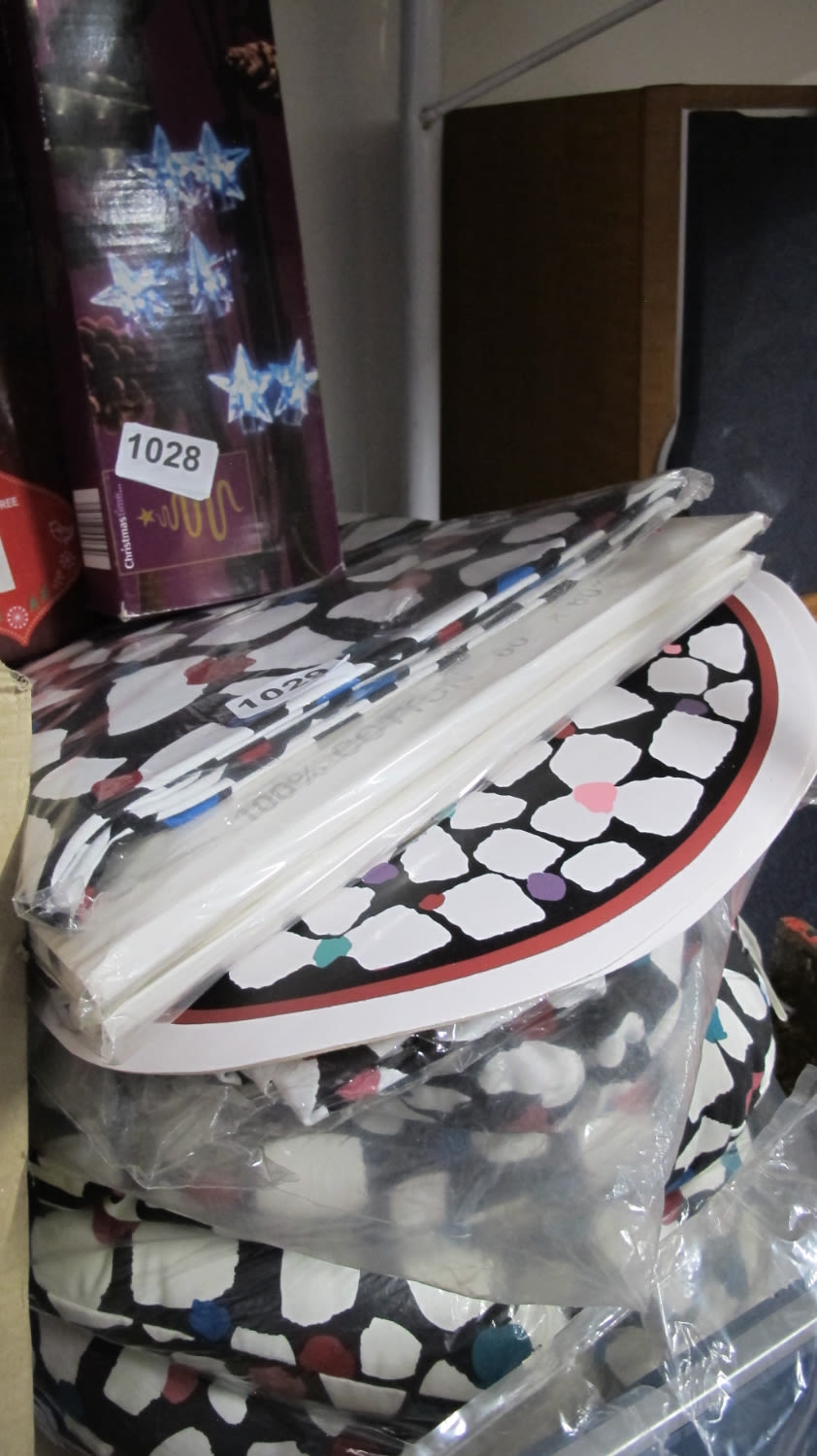 Lot 1029: Matching seat cushions and table cloth set etc