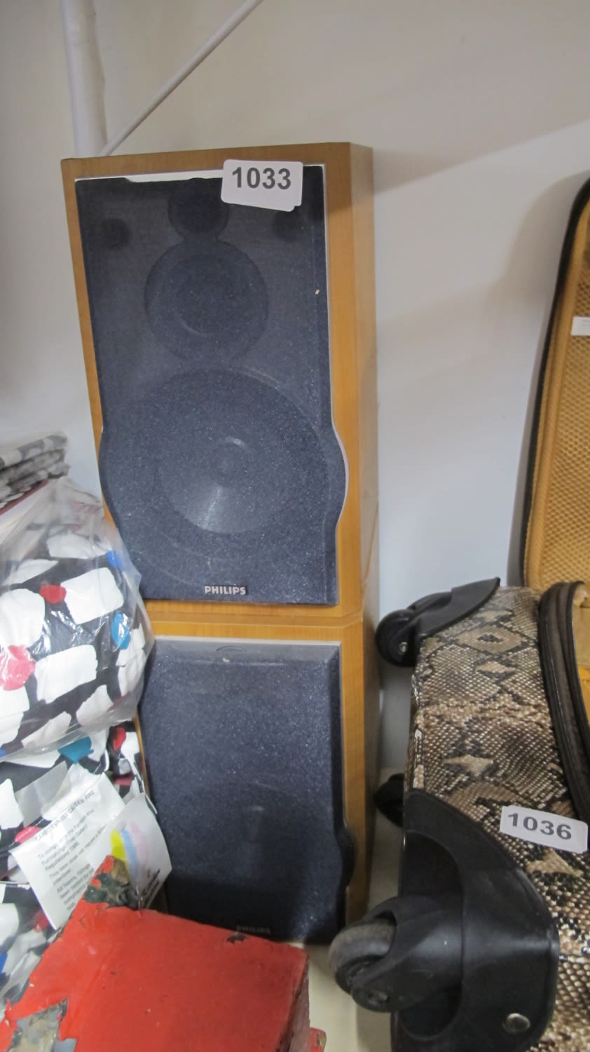 Lot 1033: Philips speakers