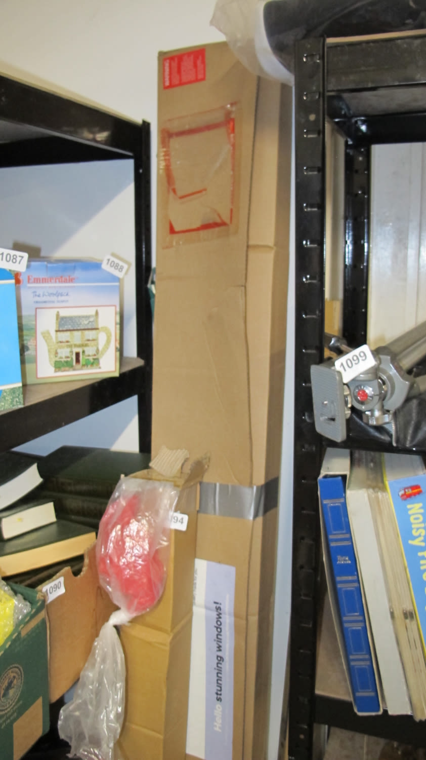 Lot 1094: Window blinds