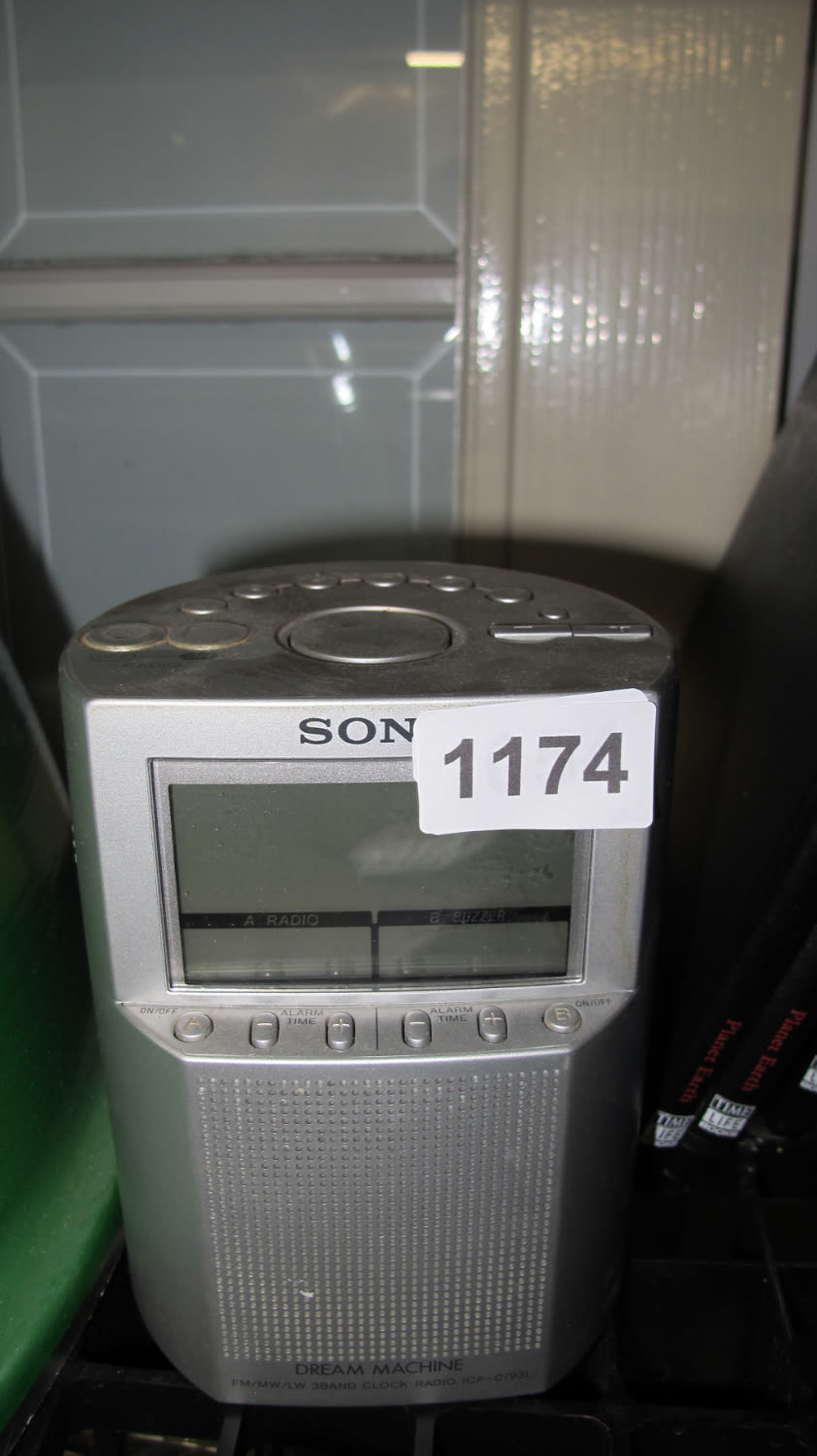Lot 1174: Sony DAB clock radio alarm