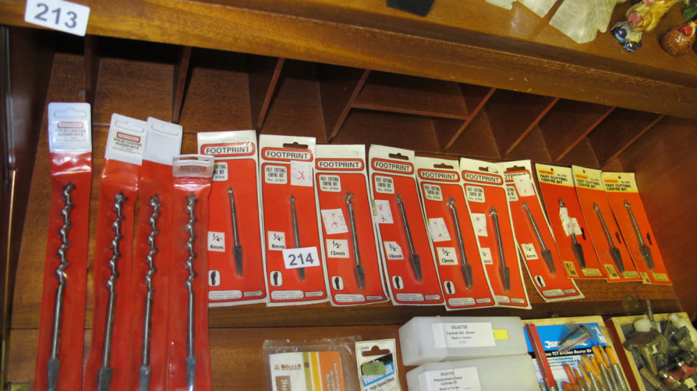 Lot 214: A collection of drill bits