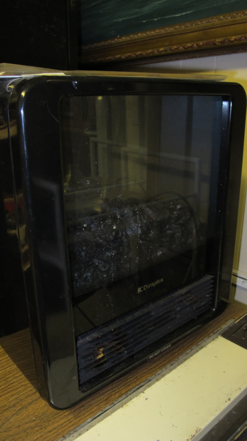 Lot 225: Dimplex electric heater/fire