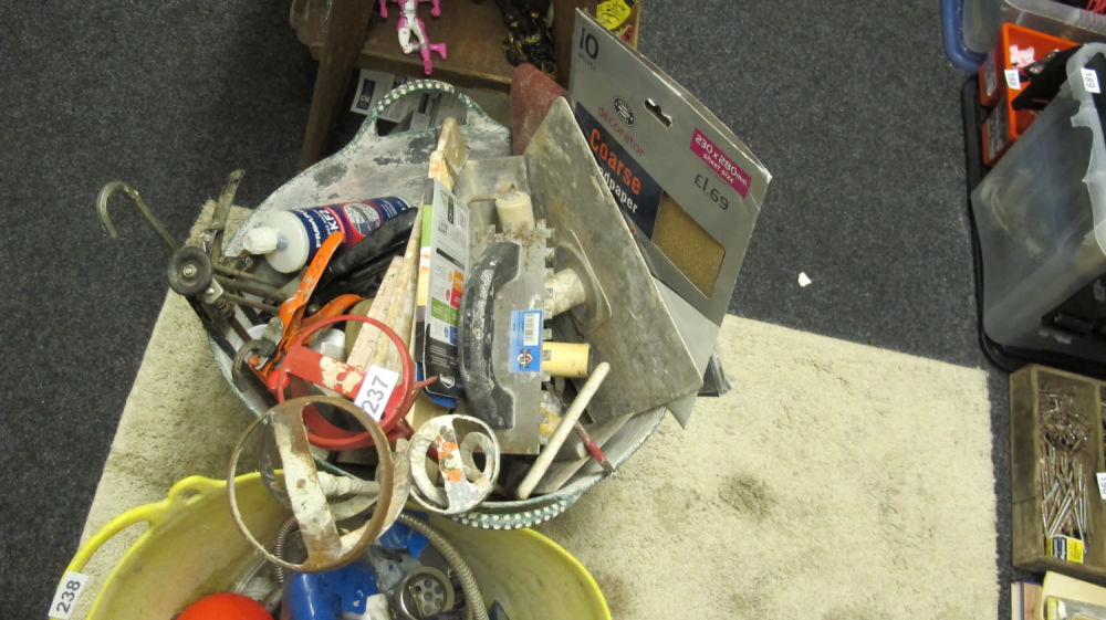 Lot 237: tub of builders/ Plasterer materials And tools