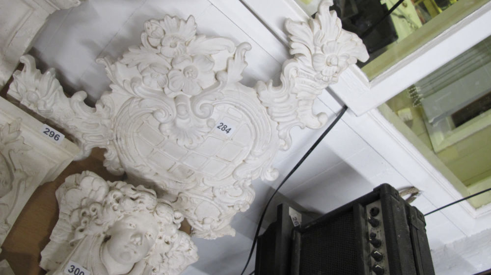 Lot 284: Architectural plaster mouldings