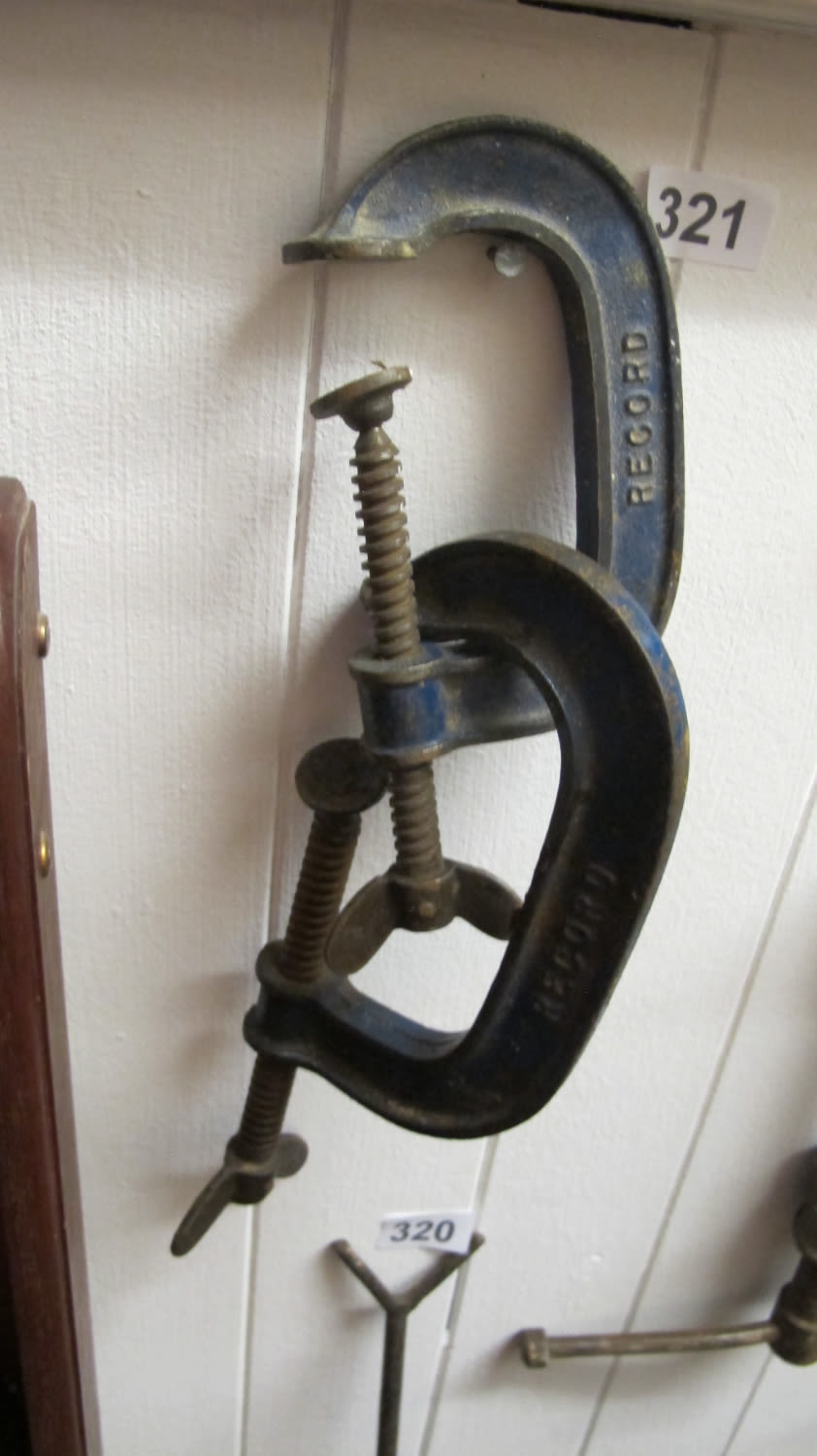 Lot 321: 2 g clamps