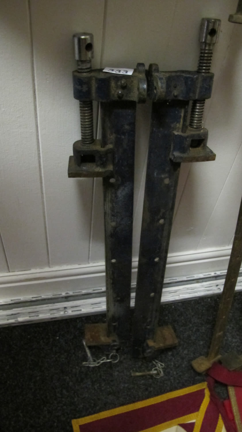 Lot 333: Heavy duty sash clamps
